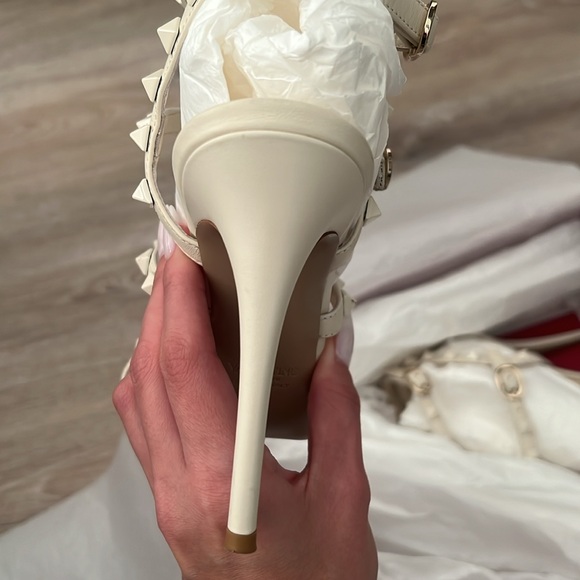 Valentino Garavani Rockstud leather sandals - Picture 4 of 8